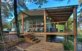 Ribbon Gum Lodge